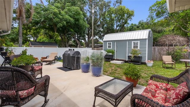 406 S PALM AVENUE, Howey In The Hills, FL 34737