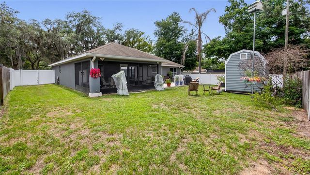 406 S PALM AVENUE, Howey In The Hills, FL 34737