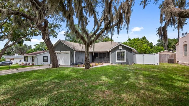 406 S PALM AVENUE, Howey In The Hills, FL 34737
