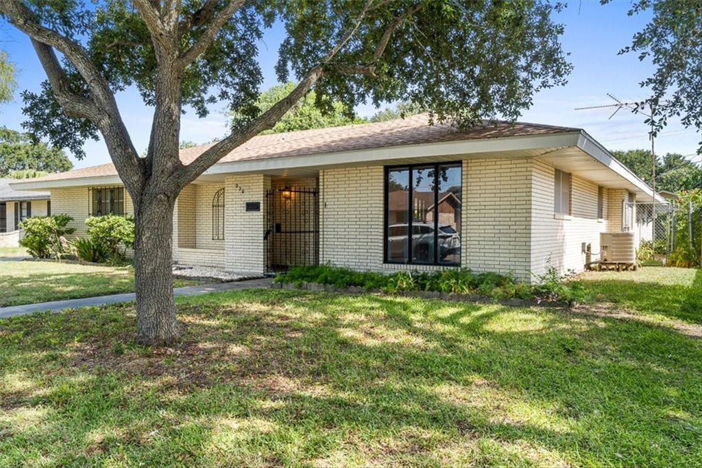 220 Pecos St, Portland, TX 78374 — exterior