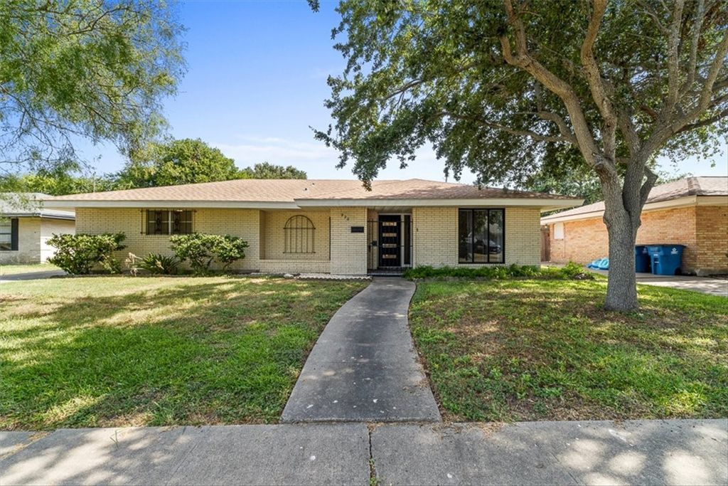 220 Pecos St, Portland, TX 78374 — photo 2