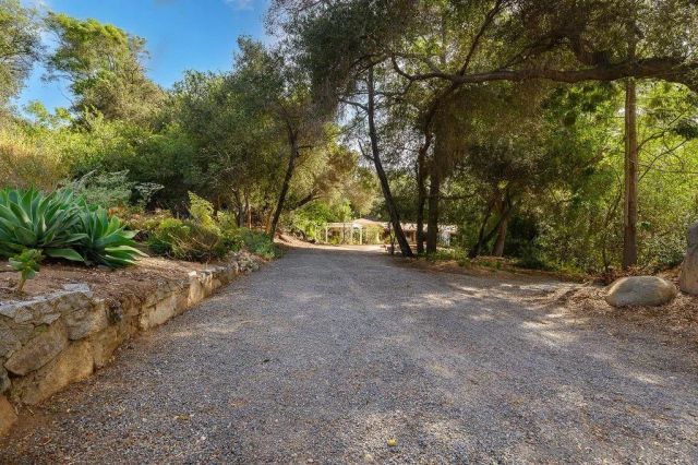 9707 Shadow Rd, La Mesa, CA 91941