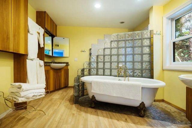 9707 Shadow Rd, La Mesa, CA 91941