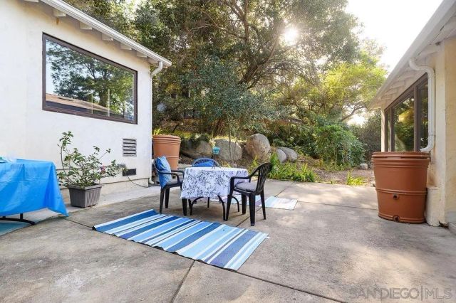9707 Shadow Rd, La Mesa, CA 91941