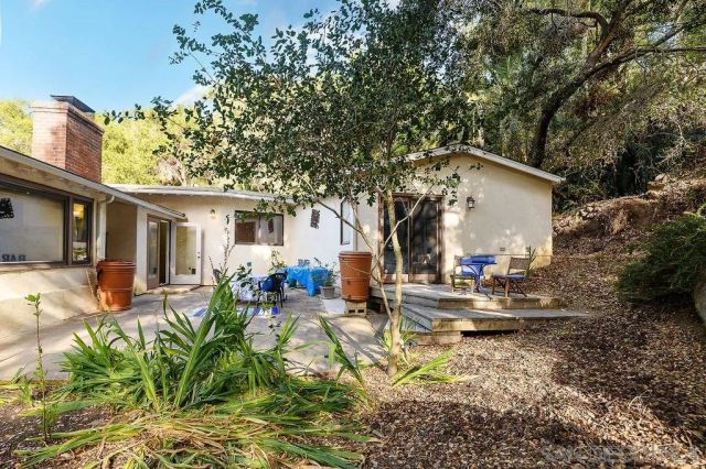9707 Shadow Rd, La Mesa, CA 91941