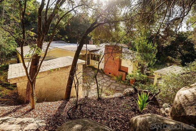 9707 Shadow Rd, La Mesa, CA 91941