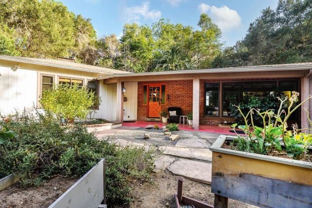 9707 Shadow Rd, La Mesa, CA 91941