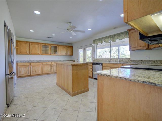 10673 E Camino Quince, Tucson, AZ 85748