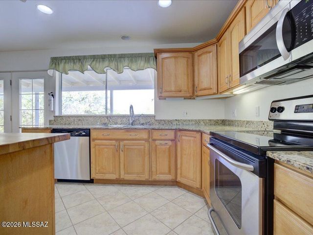 10673 E Camino Quince, Tucson, AZ 85748