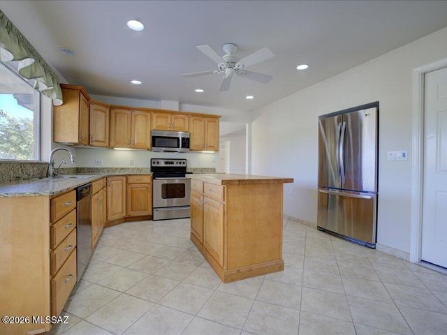 10673 E Camino Quince, Tucson, AZ 85748