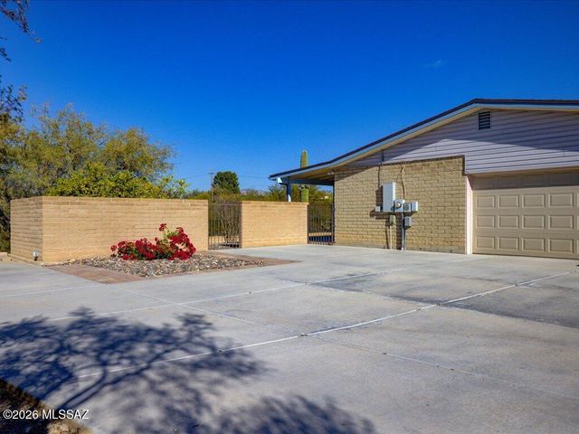 10673 E Camino Quince, Tucson, AZ 85748