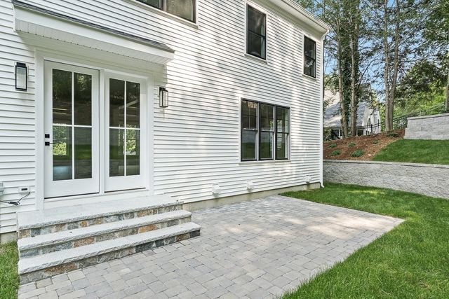 23 Wareland Rd, Wellesley, MA 02481