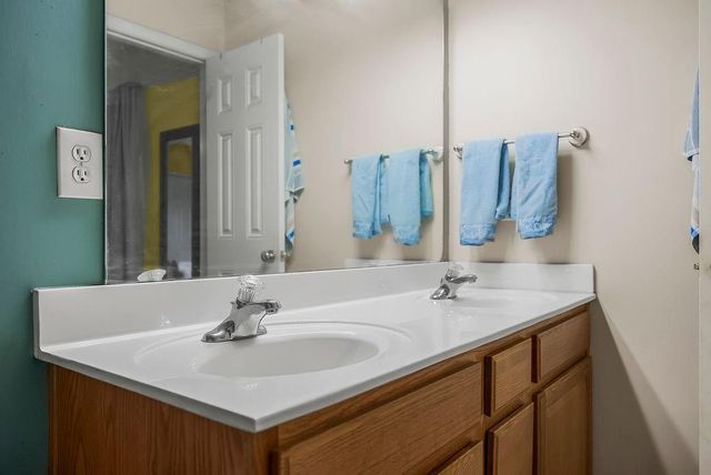 32643 W 172nd Street, Gardner, KS 66030