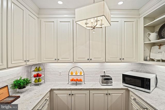 1109 NIELSON ST, Mclean, VA 22102
