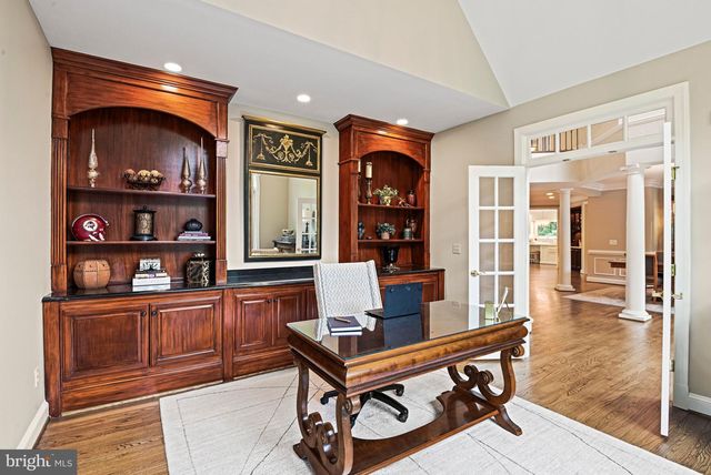1109 NIELSON ST, Mclean, VA 22102