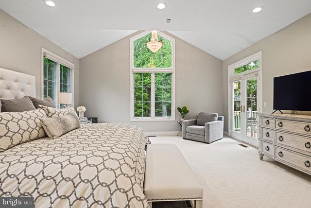 1109 NIELSON ST, Mclean, VA 22102