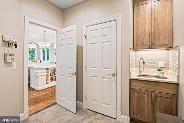 1109 NIELSON ST, Mclean, VA 22102