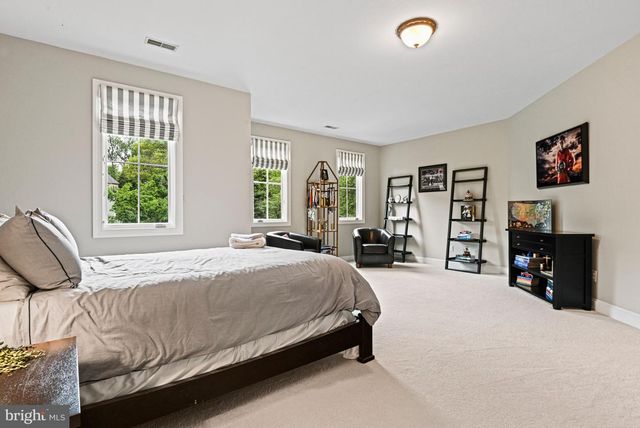 1109 NIELSON ST, Mclean, VA 22102