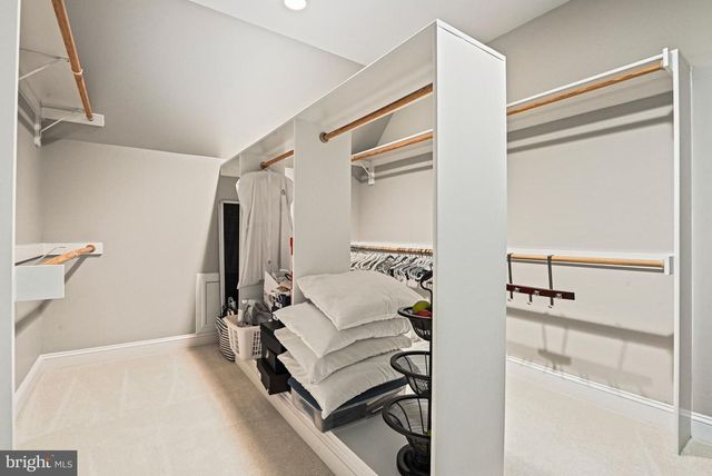 1109 NIELSON ST, Mclean, VA 22102