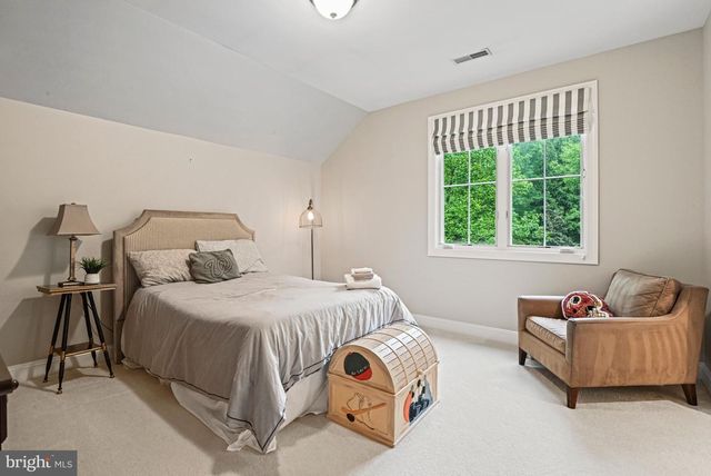 1109 NIELSON ST, Mclean, VA 22102