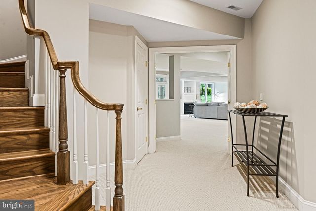 1109 NIELSON ST, Mclean, VA 22102