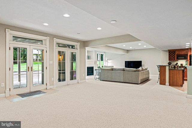 1109 NIELSON ST, Mclean, VA 22102