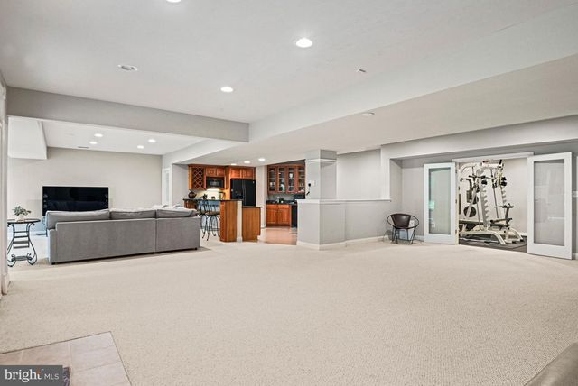 1109 NIELSON ST, Mclean, VA 22102