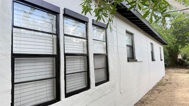 1218 AVENUE L, Haines City, FL 33844