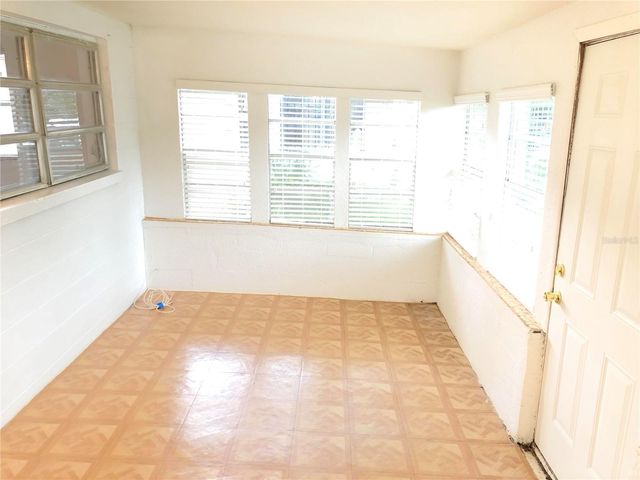 1218 AVENUE L, Haines City, FL 33844