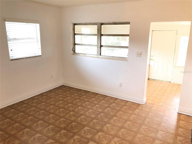 1218 AVENUE L, Haines City, FL 33844