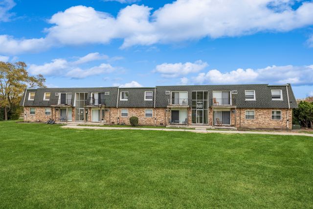 8480 W 103rd Terrace 301, Palos Hills, IL 60465