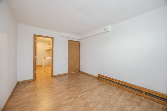 8480 W 103rd Terrace 301, Palos Hills, IL 60465