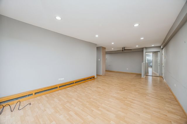 8480 W 103rd Terrace 301, Palos Hills, IL 60465