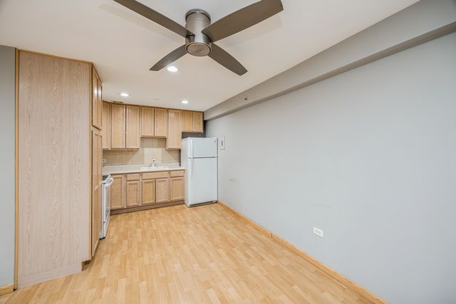 8480 W 103rd Terrace 301, Palos Hills, IL 60465