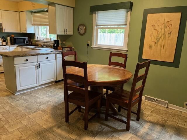2504 S 8 STREET, Manitowoc, WI 54220
