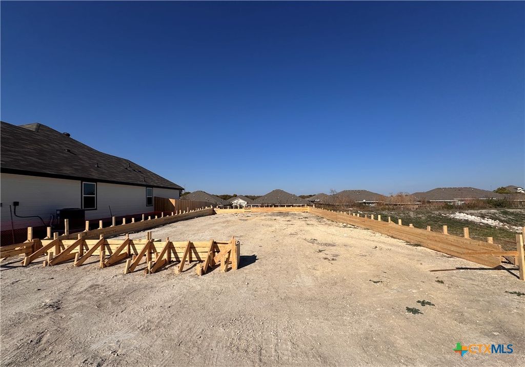 322 University Avenue, Troy, TX 76579