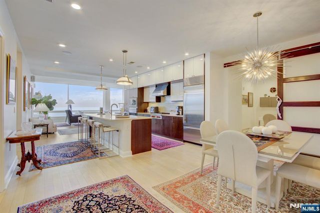 9 Somerset Lane 203-204, Edgewater, NJ 07020