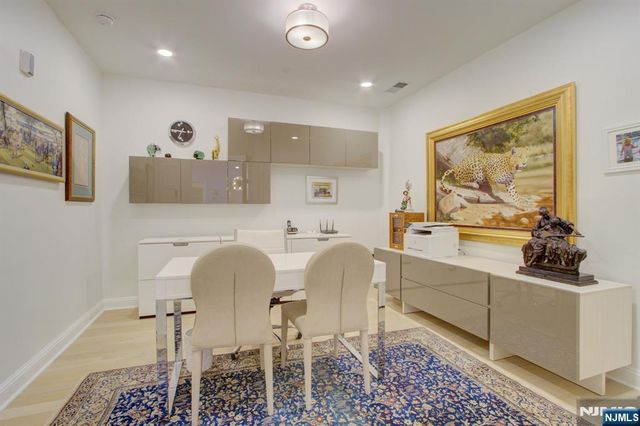 9 Somerset Lane 203-204, Edgewater, NJ 07020