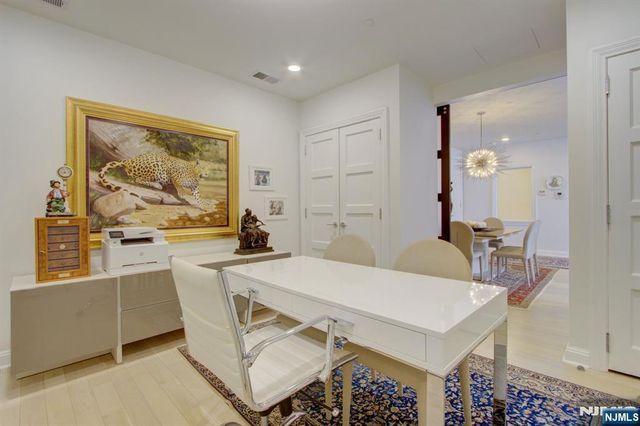 9 Somerset Lane 203-204, Edgewater, NJ 07020