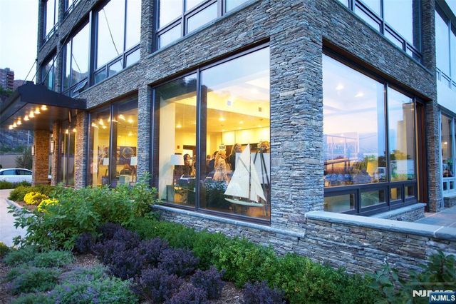 9 Somerset Lane 203-204, Edgewater, NJ 07020