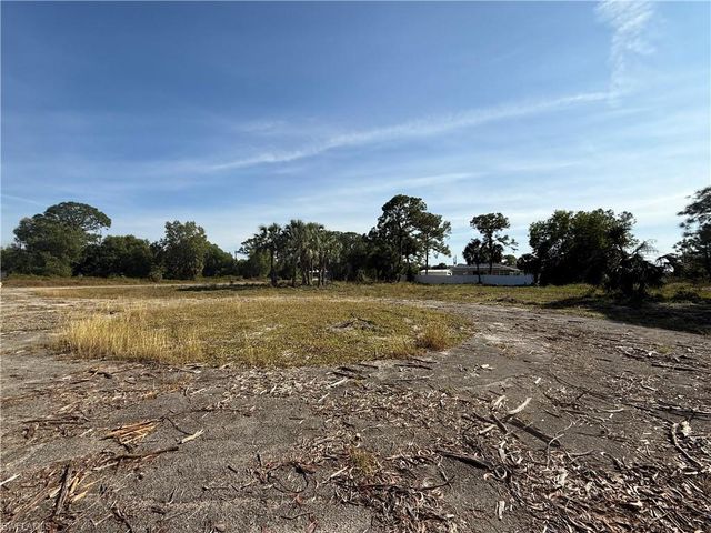 5004 Day CT, Labelle, FL 33935