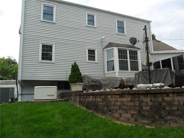 9704 Hardesty Avenue, Kansas City, MO 64137