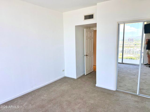 207 W CLARENDON Avenue 20C, Phoenix, AZ 85013