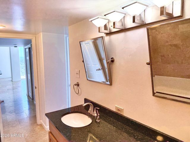 207 W CLARENDON Avenue 20C, Phoenix, AZ 85013