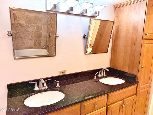 207 W CLARENDON Avenue 20C, Phoenix, AZ 85013
