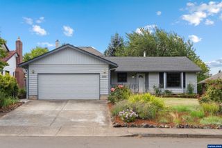 2260 Red Oak Dr S, Salem, OR 97302