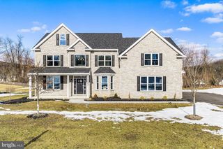 5031 HUNTER LN, Emmaus, PA 18049