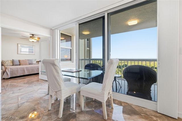 6585 Nicholas BLVD 703, Naples, FL 34108