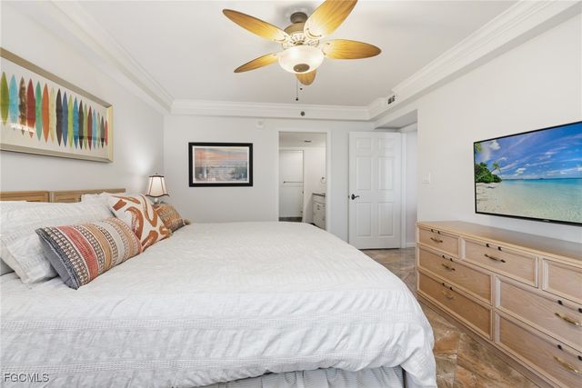 6585 Nicholas BLVD 703, Naples, FL 34108