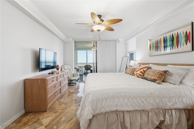 6585 Nicholas BLVD 703, Naples, FL 34108